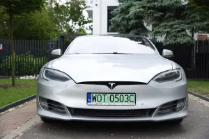 Tesla Model S 75D Allradantrieb 2017