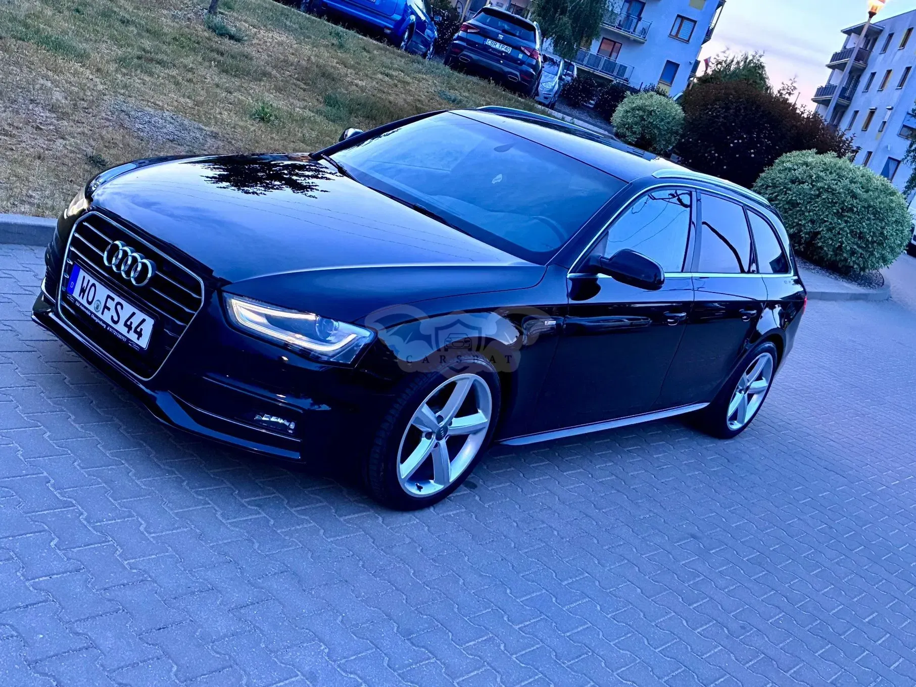 Audi A4 B8 2.0 TDI DPF S line Sportpaket 2012