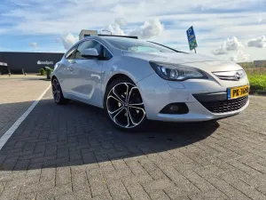 Opel Astra J 2012