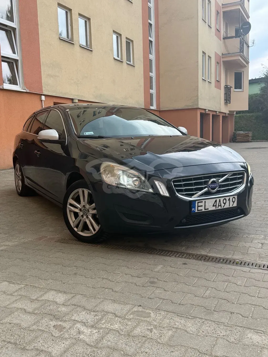 Volvo V60 I D4 Momentum 2013