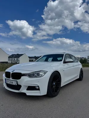 BMW 3 Series F30/F31 320d DPF Edition Sport 2012