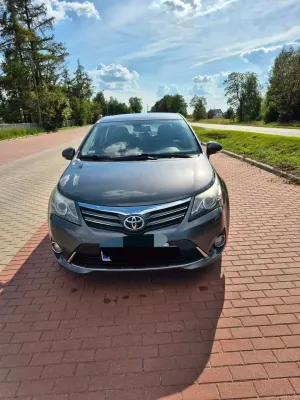 Toyota Avensis III 1.8 Premium 2013