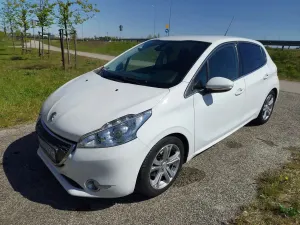 Peugeot 208 I (2012-2019) 1.4 VTi Allure 2012