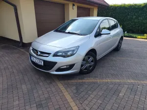 Opel Astra J 1.6 Enjoy 2015
