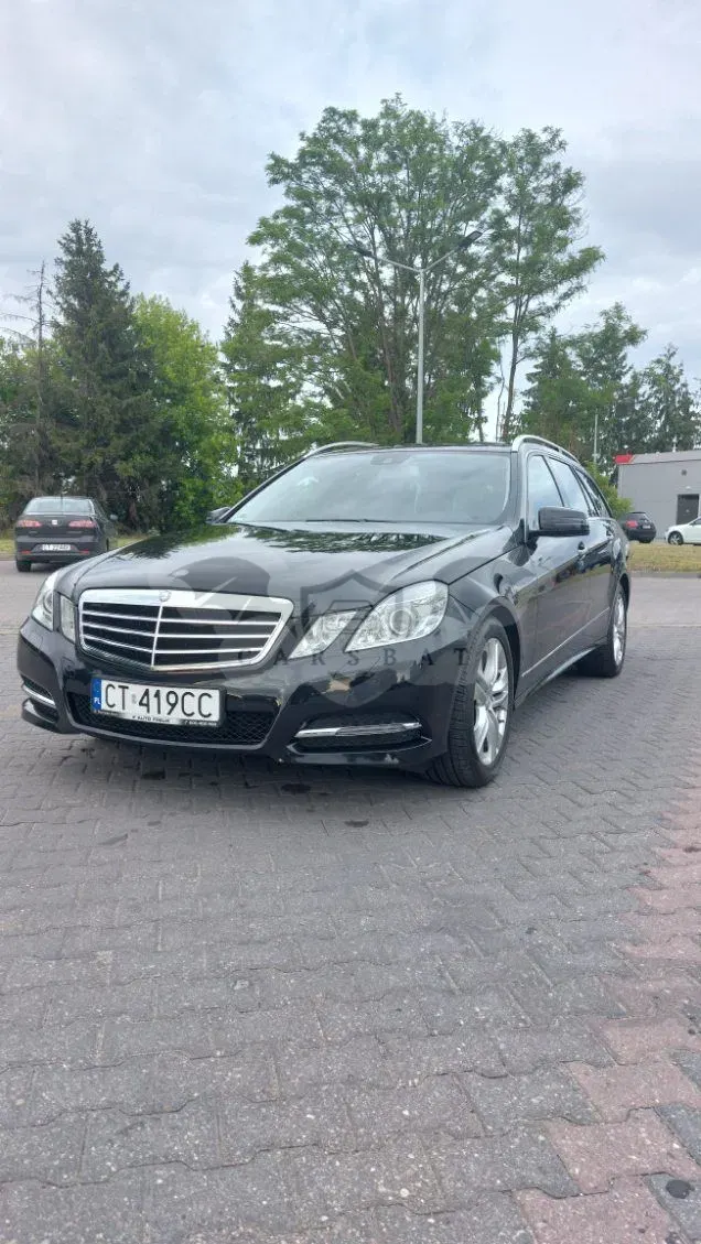 Mercedes-Benz E W212/W207 200 CGI BlueEFFICIENCY 7G-TRONIC Avantgarde 2012