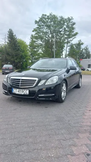 Mercedes-Benz E W212/W207 200 CGI BlueEFFICIENCY 7G-TRONIC Avantgarde 2012