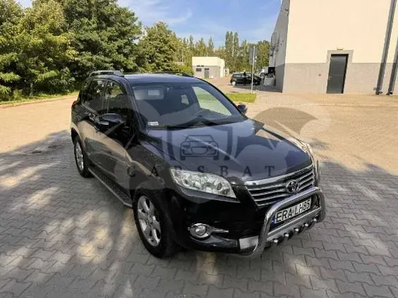 Toyota Rav4 III ver-2-2-d--4d-4x4 2010