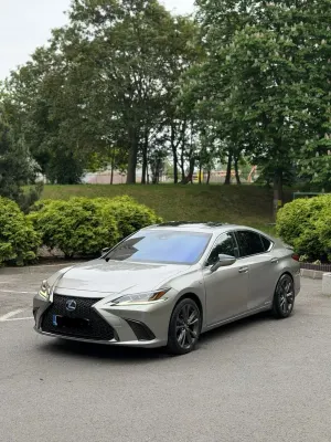 Lexus ES 300h F Sport 2019
