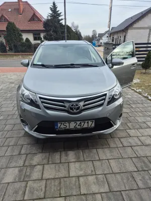 Toyota Avensis III 2.0 D-4D Premium 2012