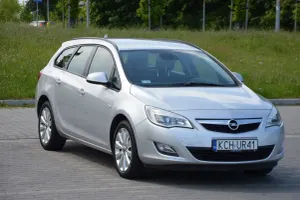 Opel Astra J 1.4 Turbo Selection 2011