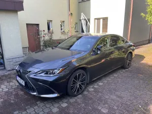 Lexus ES 300h Business Edition 2024