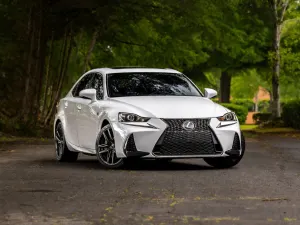 Lexus IS III 200t / 300 F Sport 2017