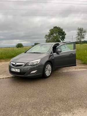 Opel Astra J 1.6 Turbo Sport 2010