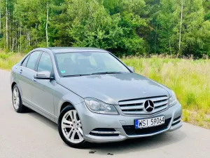 Mercedes-Benz C W204 180 CGI BlueEff Avantgarde 2012