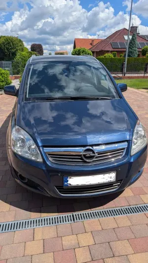 Opel Zafira B 2011