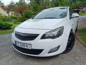 Opel Astra J 1.4 T Edition 150 2010