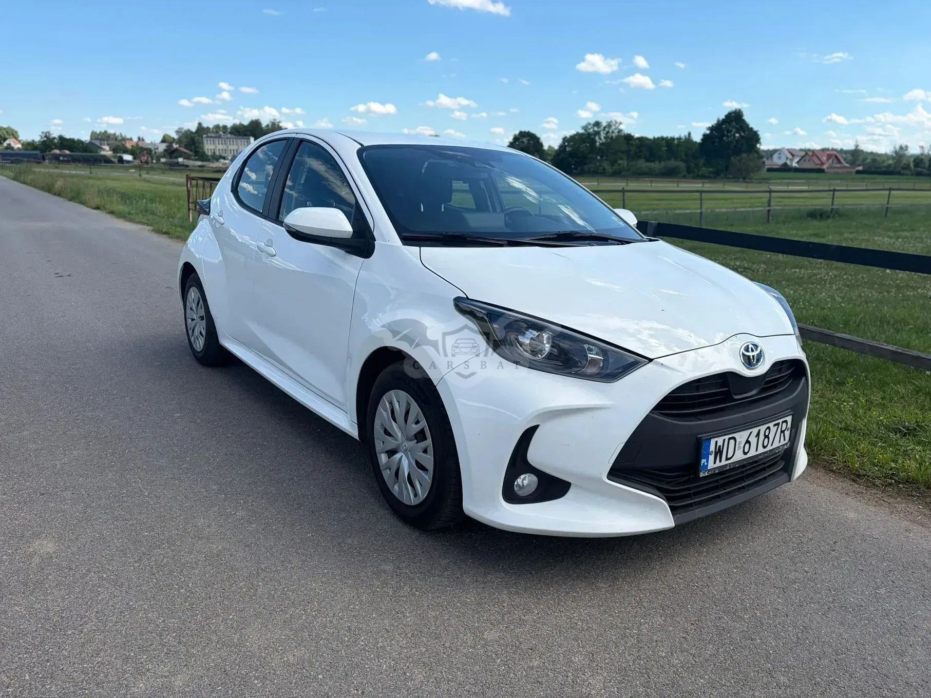 Toyota Yaris IV 1.5 Comfort CVT 2023