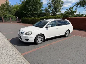Toyota Avensis II 2.0 D-4D Luna 2008