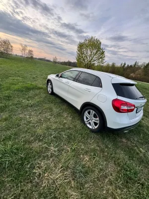 Mercedes-Benz GLA 200 7G-DCT SCORE 2014