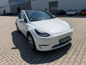 Tesla Model y 2021