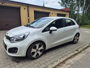 Kia Rio III 1.2 XL 2013