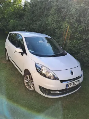 Renault Grand Scenic III Energy dCi 110 Start & Stop Dynamique 2012