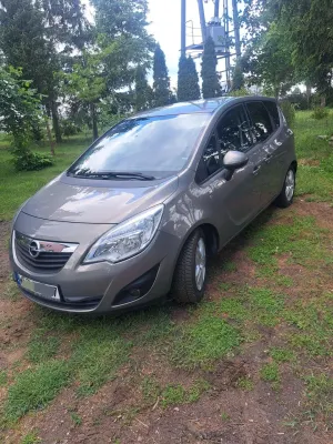 Opel Meriva II 1.4 T Cosmo 2012