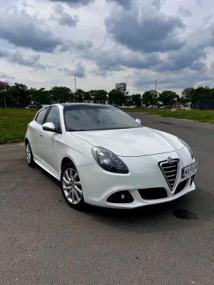 Alfa Romeo Giulietta 2.0 JTDM Distinctive 2011