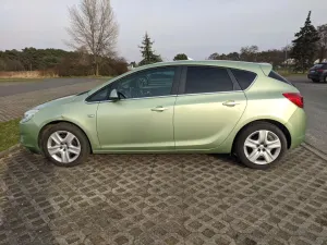 Opel Astra J 1.4 Enjoy 2011