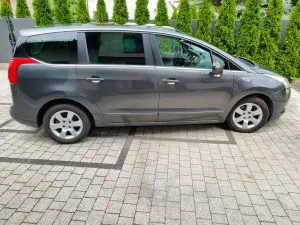 Peugeot 5008 I 2011