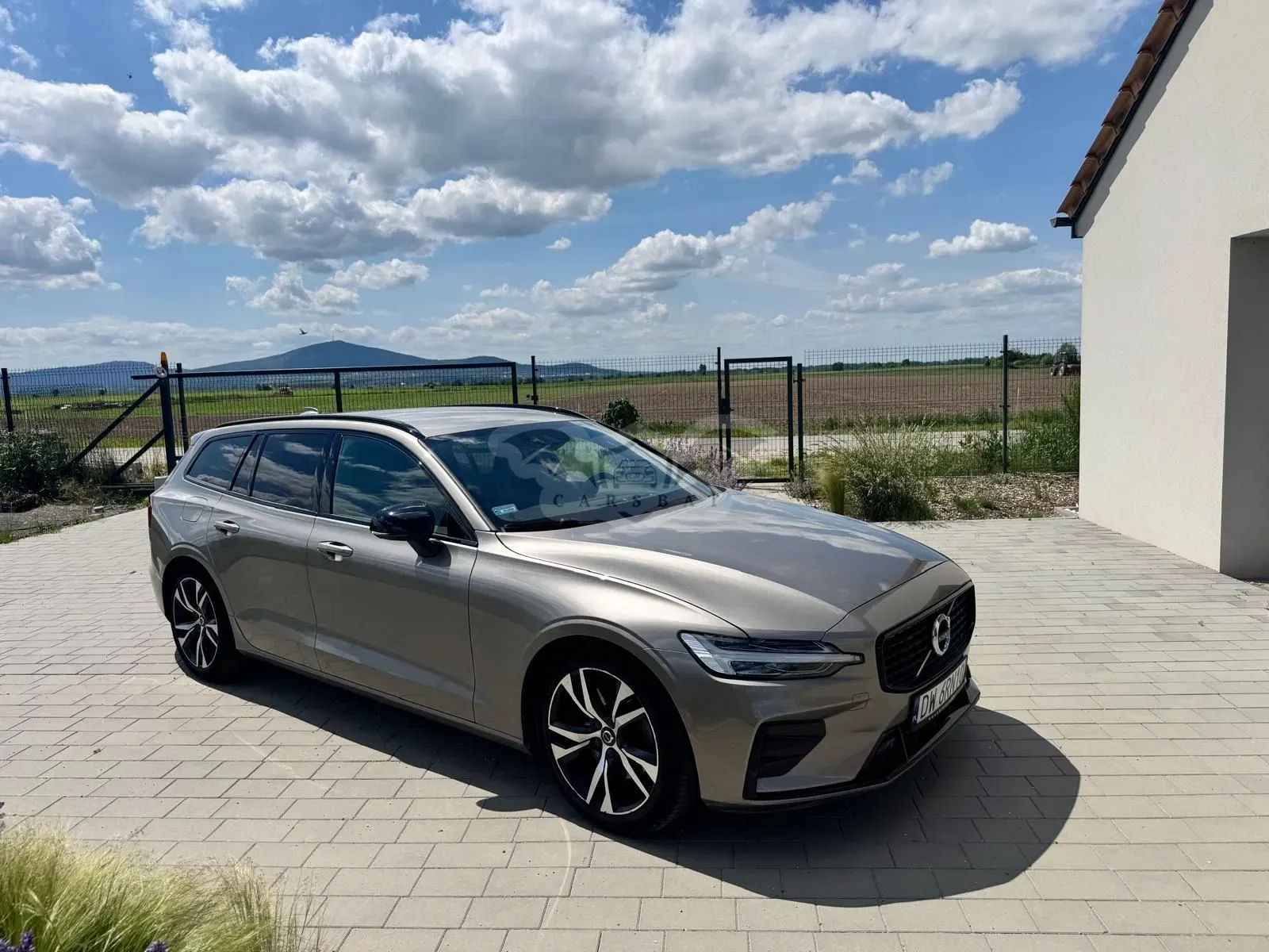 Volvo V60 II B3 B R-Design 2021