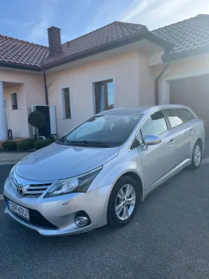 Toyota Avensis III 2.0 D-4D Sol 2012