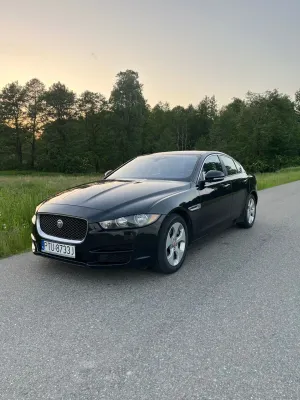 Jaguar XE 2.0 T Portfolio 2017