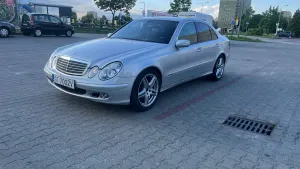 Mercedes-Benz E W211 2002