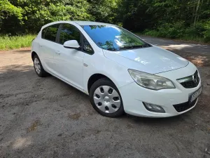Opel Astra J 1.7 CDTI 2010