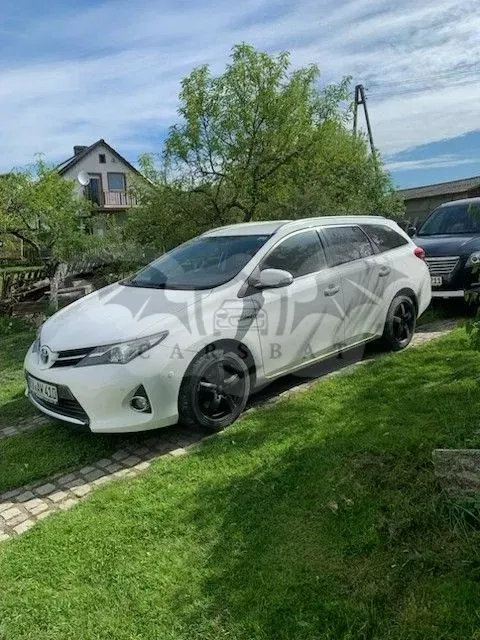 Toyota Auris II 1.8 HSD Luna 2013