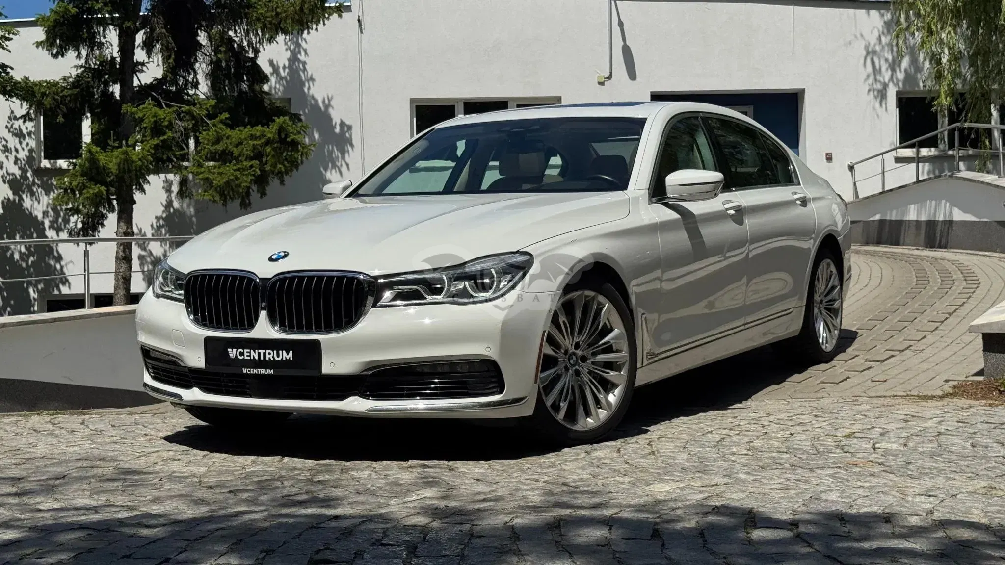 BMW 7 Series G11/12 750Li xDrive 2017