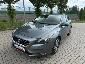 Volvo V40 II D4 Momentum 2014