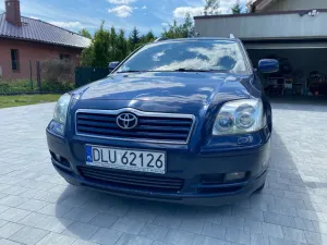 Toyota Avensis II 1.8 VVT-i Luna 2005