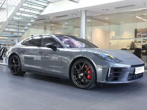 Porsche Panamera 2025