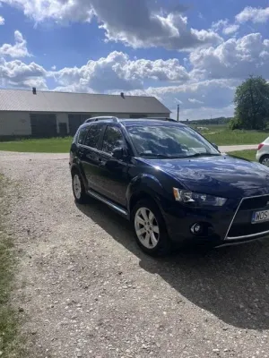 Mitsubishi Outlander II 2.0 2WD Inform 2011