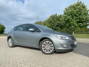 Opel Astra J 1.3 CDTI Essentia ecoFLEX 2011