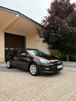 Opel Astra J 1.6 Active 2014
