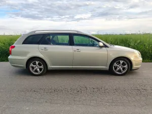 Toyota Avensis II 1.8 VVT-i Sol 2005
