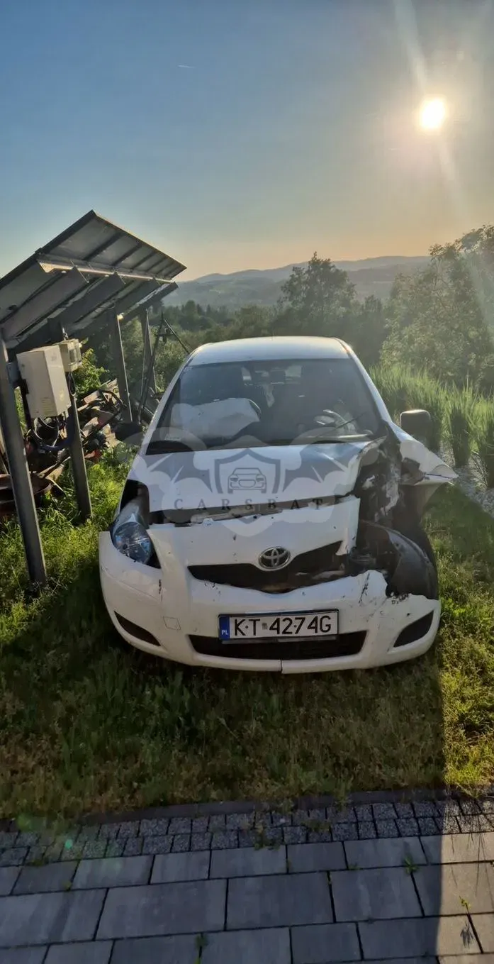 Toyota Yaris II 1.0 Entry EU5 2010
