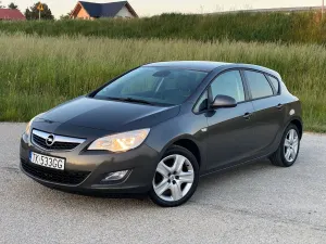 Opel Astra J 1.4 Turbo Design Edition 2011