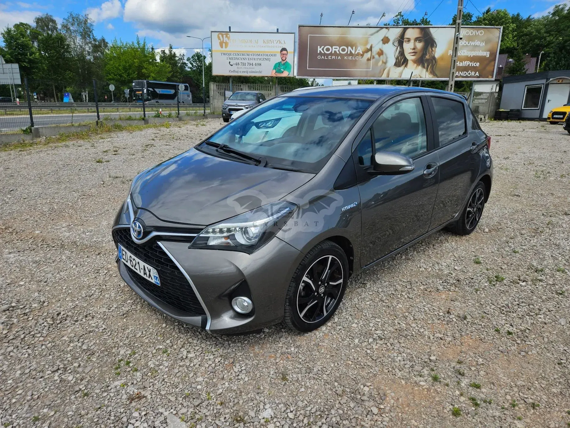 Toyota Yaris III Hybrid 100 Selection Platinum 2016