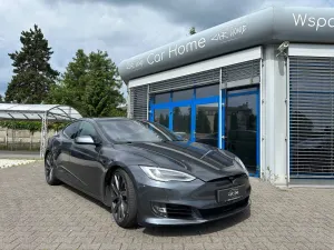 Tesla Model S 2020