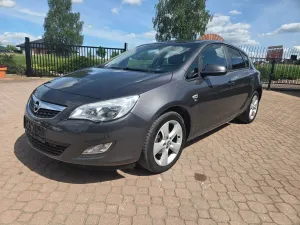 Opel Astra J 2012