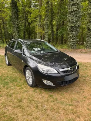 Opel Astra J 1.7 CDTI 2011